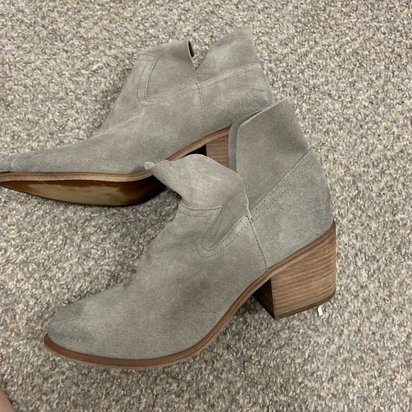 Ankle booties size 8.5 NEW BP Suede Taupe - Picture 6 of 13
